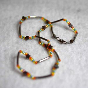 Hippie Dippy 70's Silver Tone Tube Multi Color Acylic Star/Bead Choker Necklace